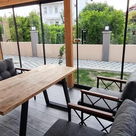 Oenue Acik Bahceli, Muestakil Muğla