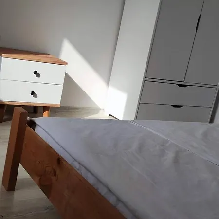 Oenue Acik Bahceli, Muestakil Case de vacanță